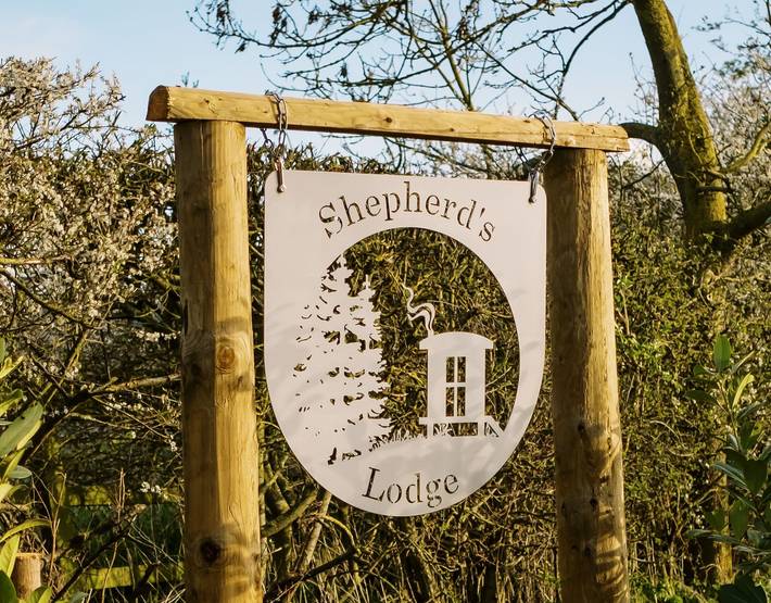 Shepherd's Hut- Hot Tub- Wellness Spa- Wood Burner in Melton, Leicestershire