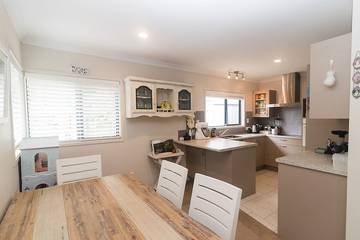 Location de vacances pour 2 personnes, avec terrasse dans Orewa