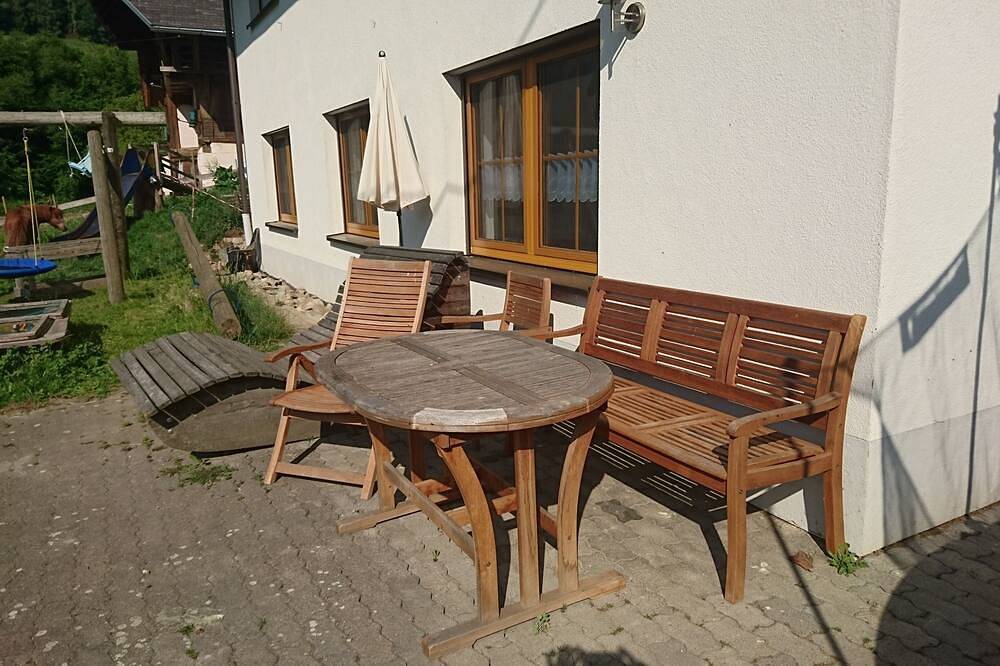 Ganze Wohnung, Urlaub auf dem Bauernhof mit vielen Tieren in Stegen, Südschwarzwald