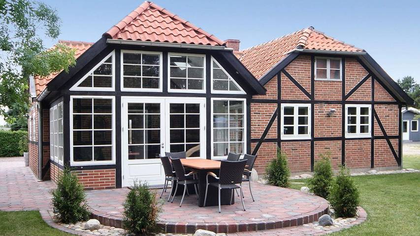 Ferieudlejning for 9 personer, med jacuzzi og have, husdyr tilladt i Bork Havn