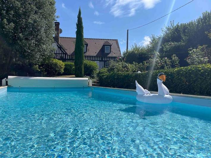 Location de vacances pour 10 personnes, avec piscine ainsi que vue et jardin à Barneville-la-Bertran - 4