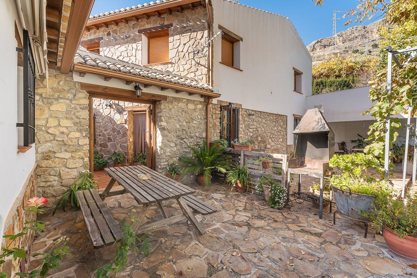 Maison de campagne "El Patio Casa Rural" avec vue sur la montagne, Wi-Fi et climatisation in Castril, Géoparc de Grenade