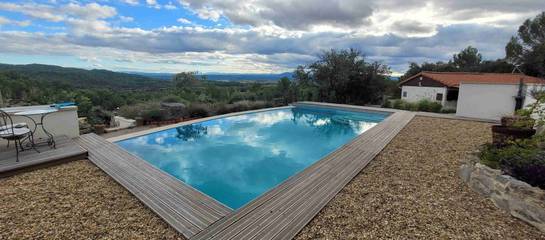 Gîte pour 4 personnes, avec jardin ainsi que piscine et terrasse à Azillanet