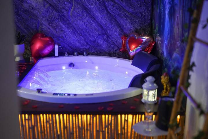 Ganze Wohnung, Moonlight Jungle Suite Luxury mit Whirlpool und Sauna in Avola, Syrakus Provinz
