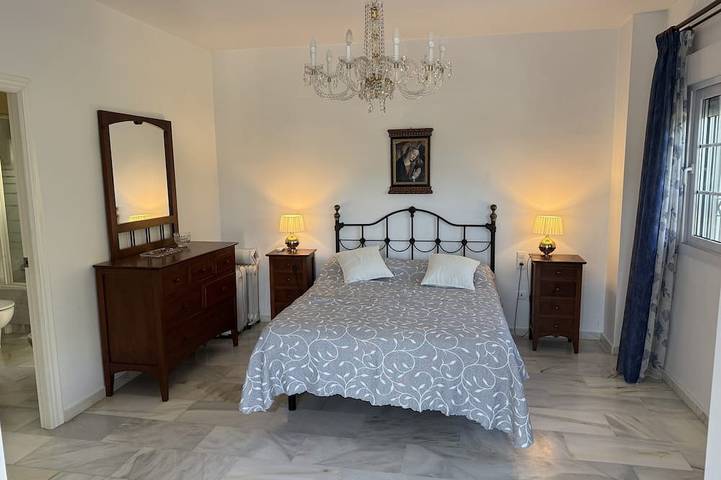 Villa mit 5 Schlafzimmern, privatem Pool, 850 m vom Strand entfernt, neben dem Golfplatz in El Portil, Cartaya