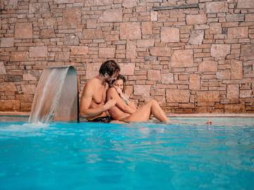Hôtel pour 3 personnes, avec sauna et vue ainsi que terrasse et piscine dans Nea Kallikratia