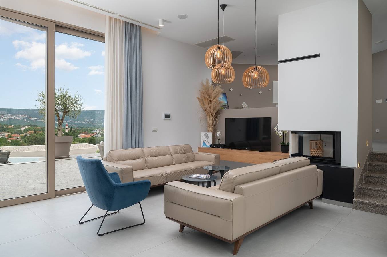 Luxusvilla Blue mit beheiztem Pool, Sauna, Tennisplatz, Minigolf, stilvoll, familienfreundlich, Panoramablick in Imotski, Makarska Riviera