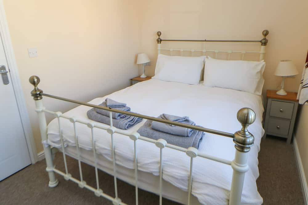 66 Dale Grove, pet friendly, character holiday cottage in Leyburn in Leyburn, North Yorkshire