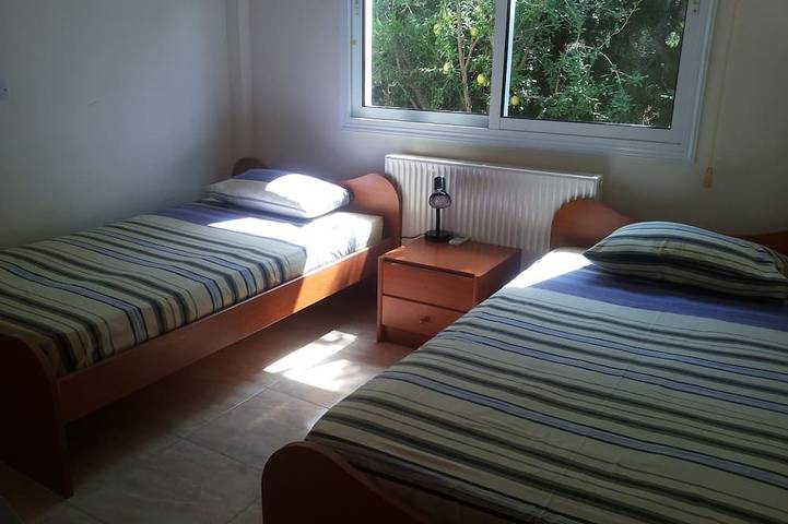 Location de vacances pour 8 personnes, avec terrasse et jardin dans Πισσούρι - 4