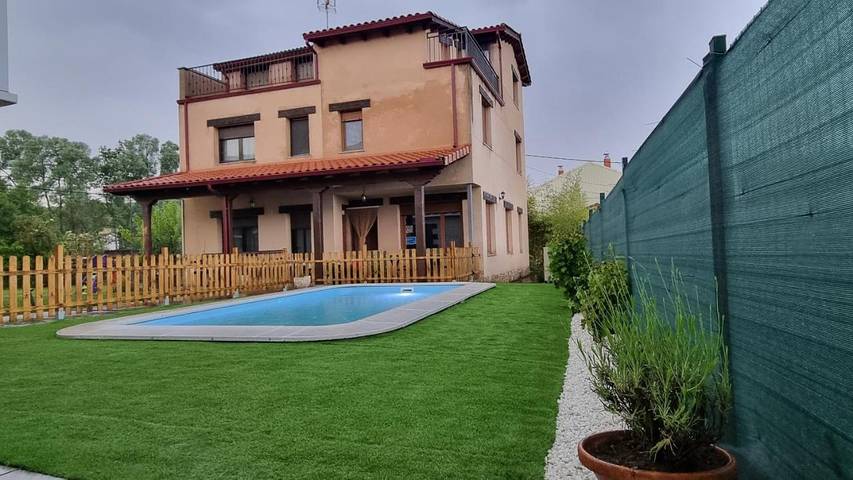 Maison de vacances pour 18 personnes, avec piscine ainsi que jardin et vue, animaux acceptés - 1