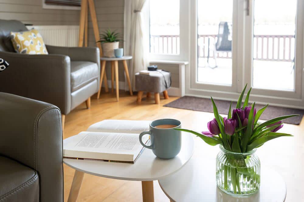 Keer Lodge a lakeshore haven @ Pine Lake Resort in Lancashire