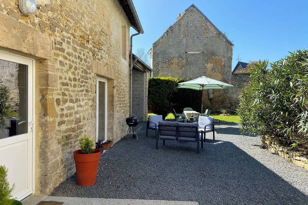 House 500 m from the beach in Aure sur mer in Sainte-Honorine-des-Pertes, Bayeux und Umgebung