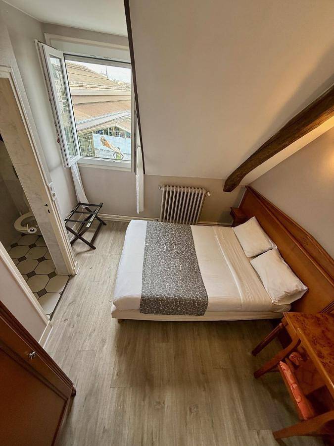 Hôtel pour 3 personnes, avec vue dans Gare Du Nord Paris - 3