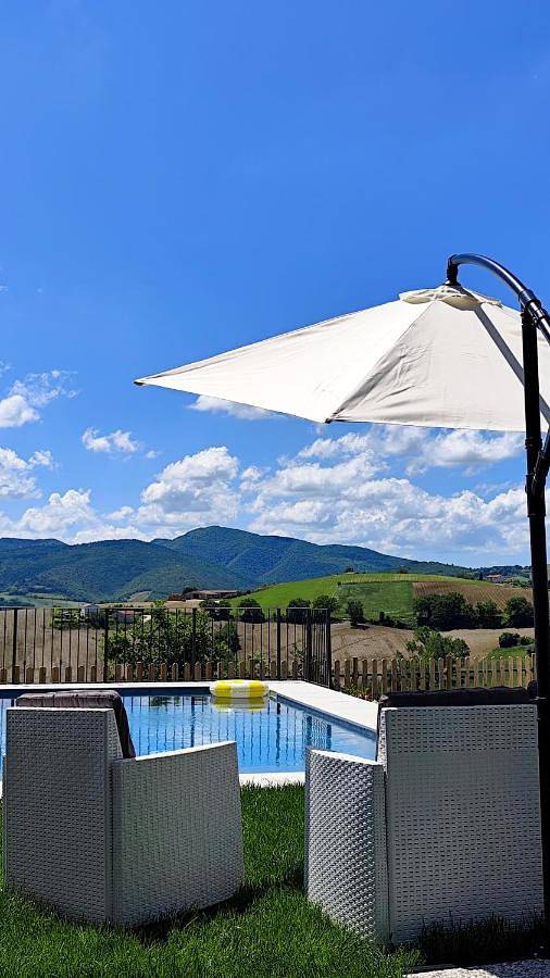 Ferienhaus für 4 Personen, mit Ausblick und Garten sowie Pool, mit Haustier