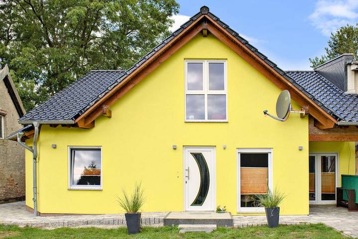 Ferienwohnung für 5 Personen, mit Terrasse und Garten sowie Seeblick und Ausblick in Mahlzow