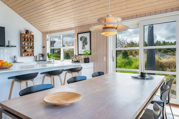 Hedelærkevej 7 A - Henne Strand. Stilvolles Aktivitätsferienhaus mit Dünenblick in wunderschöner Lage in Henne, Varde