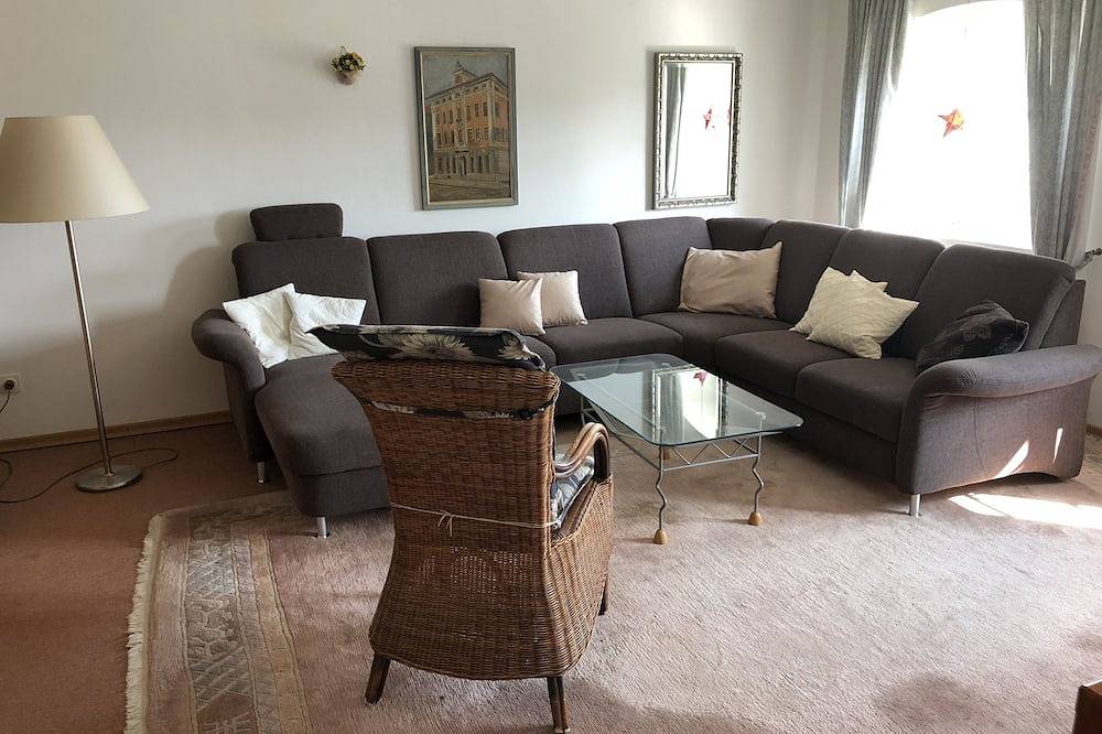 Ganze Wohnung, Romantische Ferienwohnung auf 55qm im alten Kurhaus in Bad Alexandersbad, Landkreis Wunsiedel im Fichtelgebirge