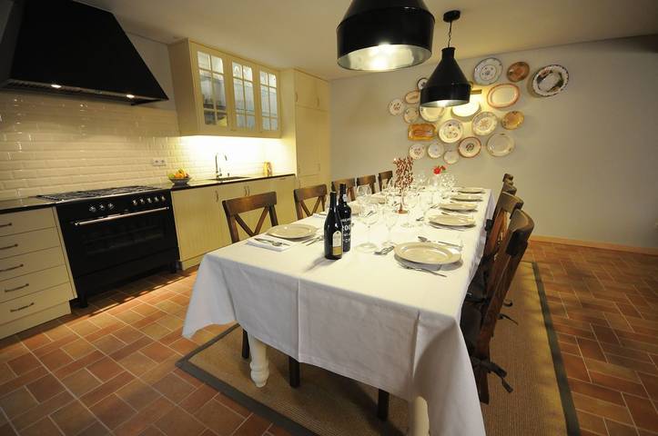 Location de vacances pour 10 personnes, avec jardin ainsi que terrasse et sauna dans Paredes de Coura - 4