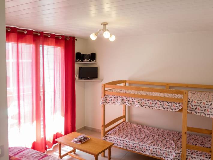 Appartement entier, Appartement cosy avec piscine privée à Métabief - 38 m² in Mouthe-Lac et Mont d’Or, Métabief
