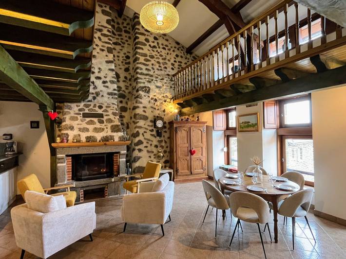 Gîte pour 6 personnes, avec Jardin à Polignac
