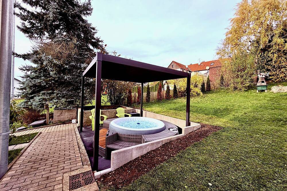 Familienurlaub - Spielzimmer - Spielplatz - Terrasse Garten Ferienhaus Taufstein in Herbstein, Vogelsberg Region