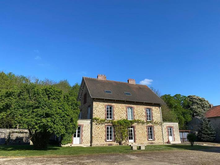 Location de vacances pour 4 personnes, avec Terrasse et Jardin à Ocquerre