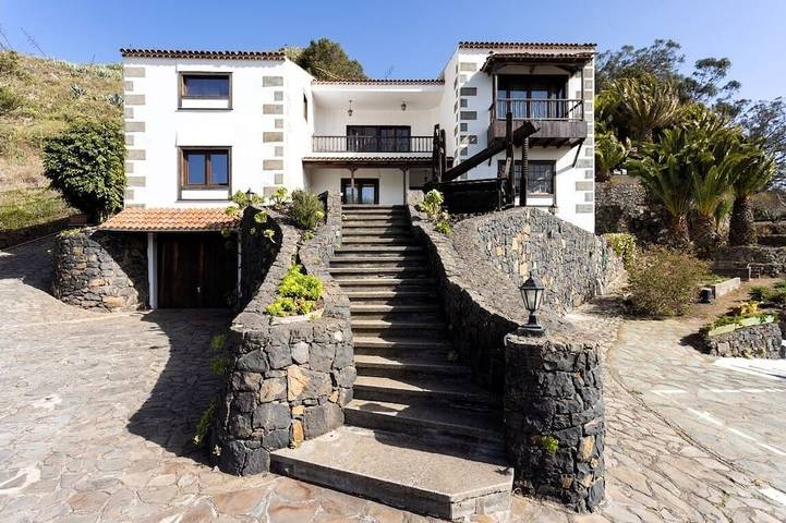 Villa for 14 people, with balcony and garden - 1