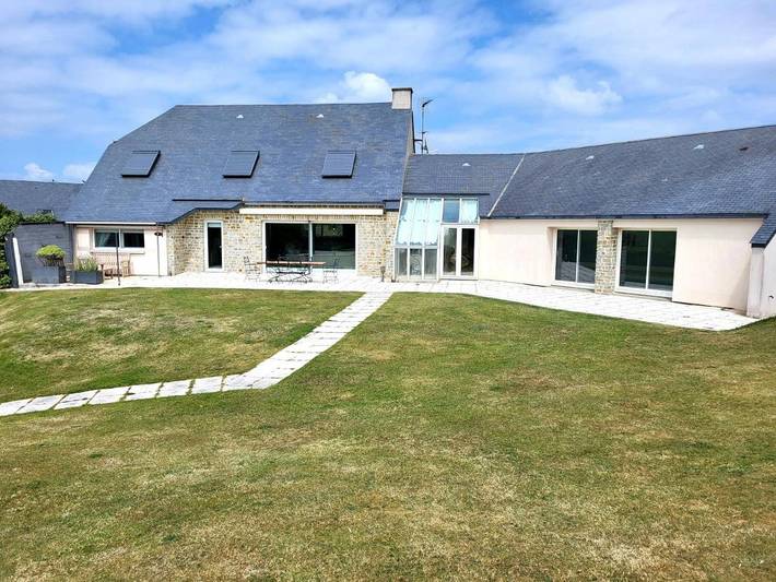Villa pour 10 personnes, avec jardin et piscine, adapté aux familles en Normandie