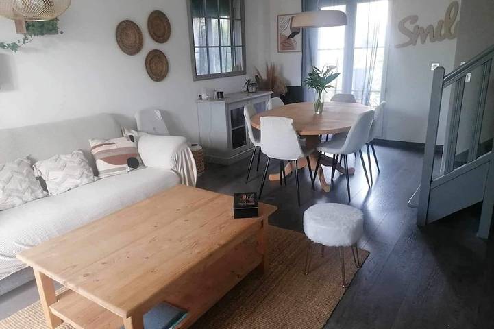 Location de vacances pour 8 personnes à Bénouville