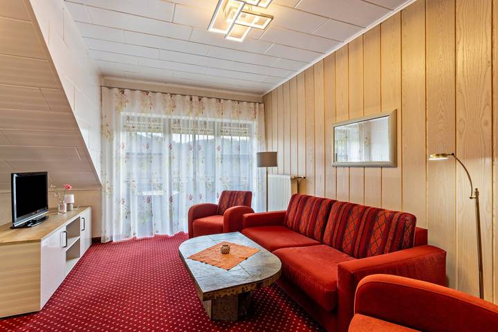 Ganze Wohnung, Haus Schönblick - "Appartment 7" mit Bergblick, Balkon und Wi-Fi in Willingen, die Mittelgebirge