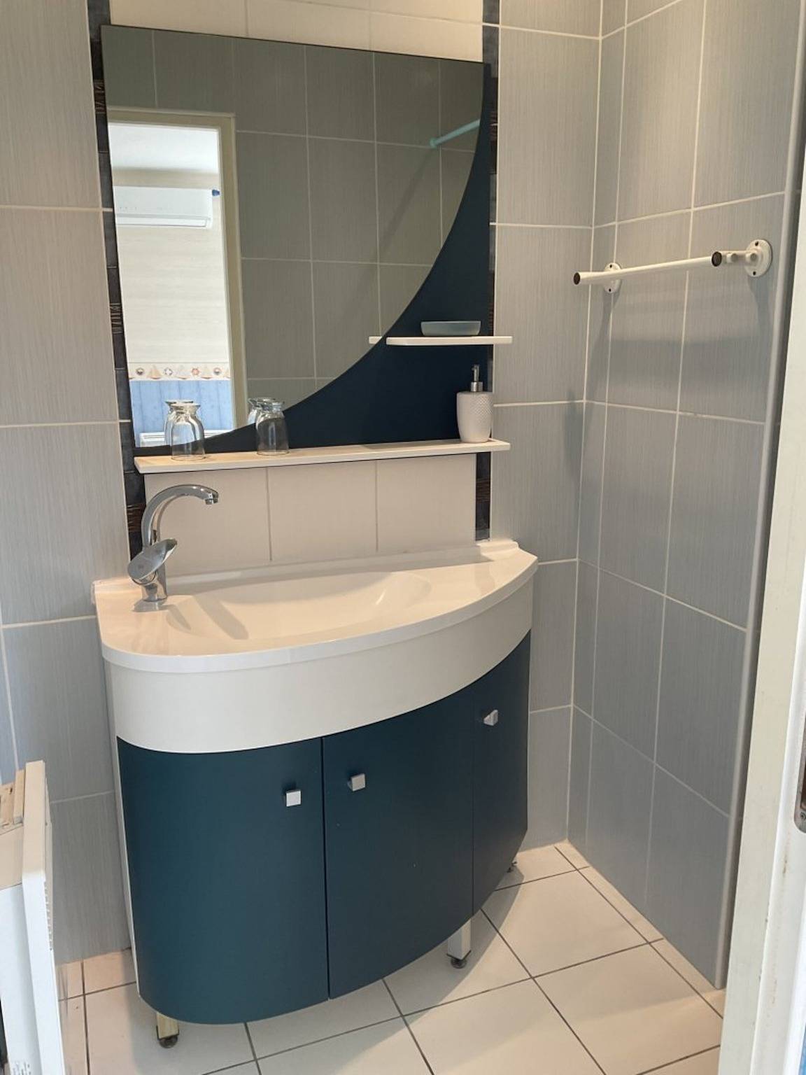 Chambre d’hôtes « La Cotinière » avec piscine partagée, jardin privé et climatisation in Saint-Pierre-d'Oléron, Côte de Beauté