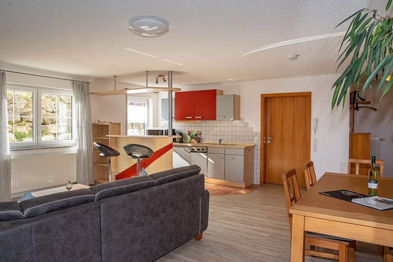 Ganze Wohnung, Apartment 'Haus 4, 2-Zimmer' mit Seeblick, gemeinsamer Terrasse und Wlan in Meersburg, Region Bodensee-Oberschwaben