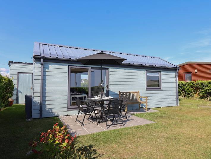 Vacation rental for 4 people, with yard in St. John