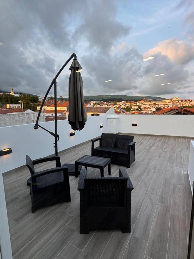 Apartamento para 4 personas, con terraza y vistas en Angra do Heroísmo