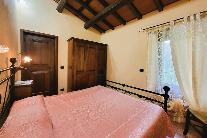 Location de vacances pour 6 personnes, avec jardin et balcon à Camporgiano - 3