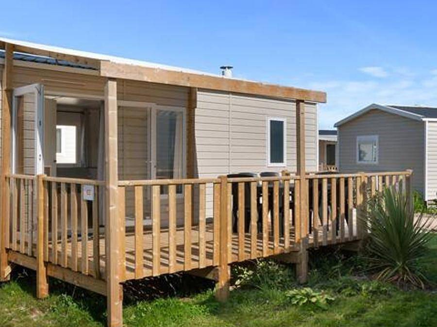 Camping Les Salins de la Gardiole (Anciennement L'Europe) - Mobilhome 4 personnes - Confort | 2 Chambres | 4 Couchages | Terrasse semi-couverte | 1 Salle de bain | Climatisation in Vic-la-Gardiole, Côte d'Améthyste