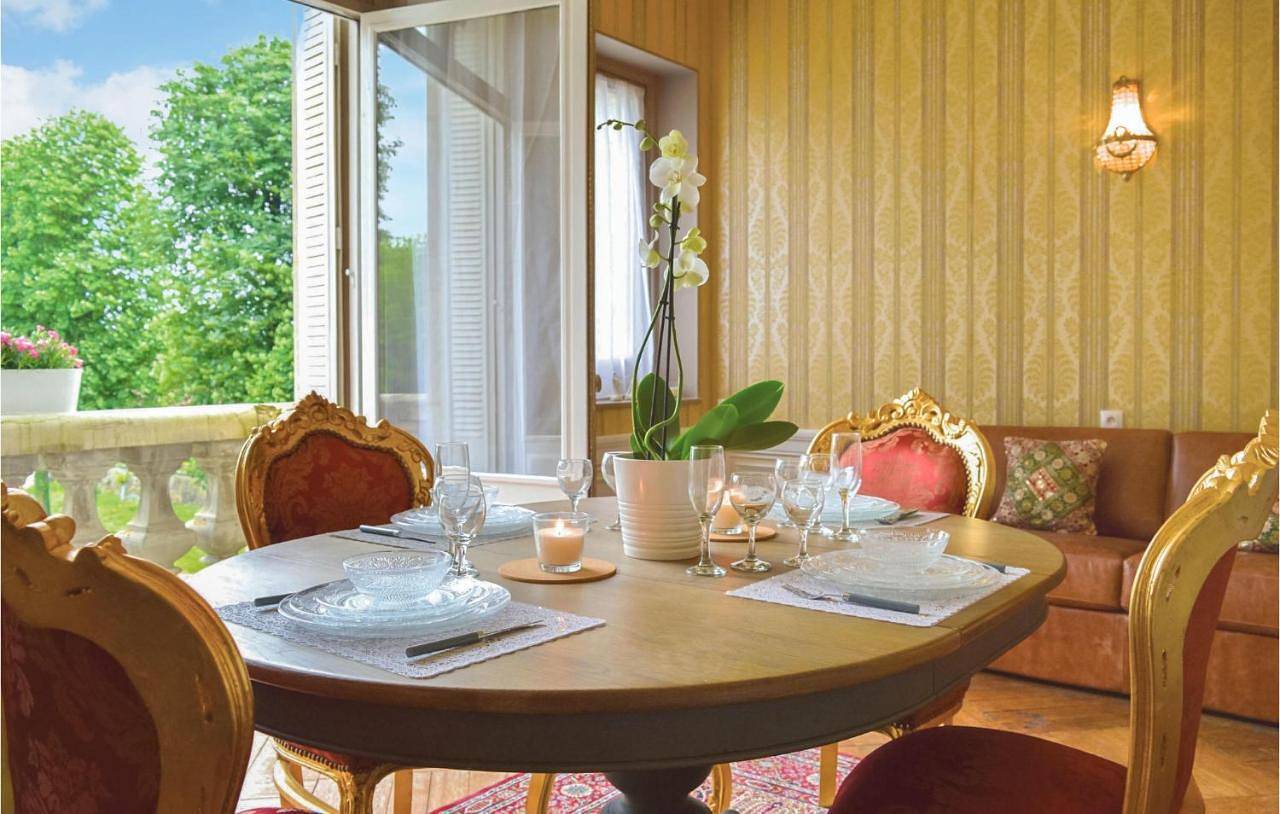 Appartement entier, One-Bedroom Apartment in Ocquerre, Seine-et-Marne