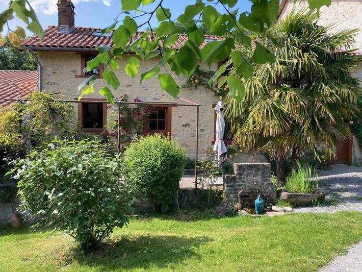 Location de vacances pour 6 personnes, avec jardin dans Rilhac-Rancon