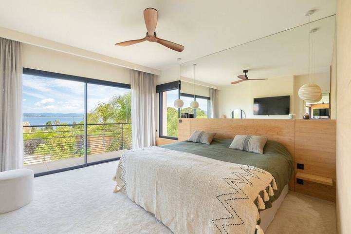 Location de vacances pour 10 personnes, avec balcon et jardin dans Pointe Des Chevaliers Hyeres - 2