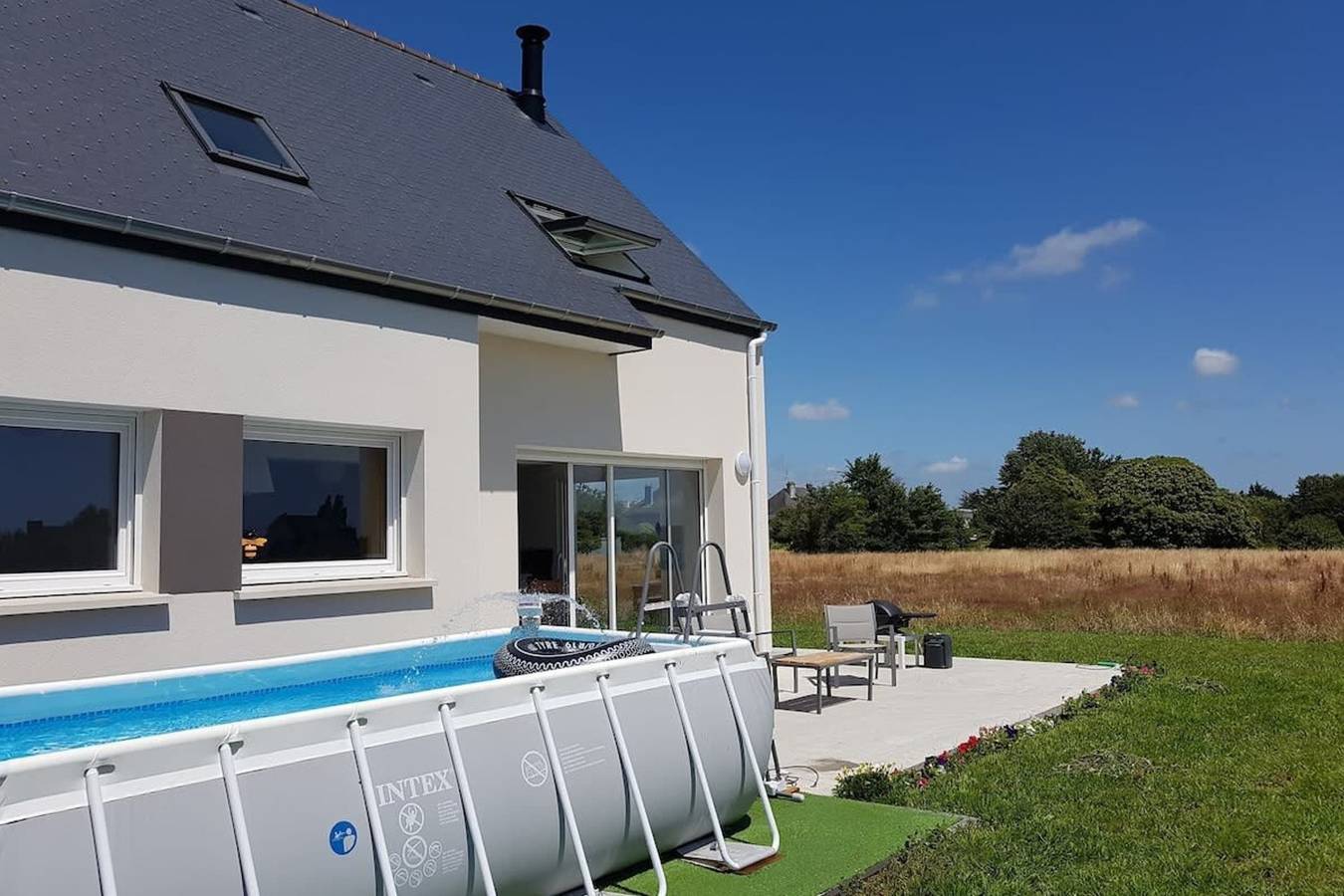 Charmante maison récente Piscine Proche plages in Locmiquélic, Côte des Mégalithes