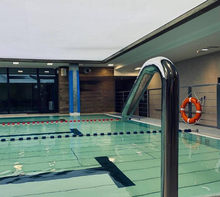 Apartament wakacyjny dla 4 osób, z taras i sauna oraz jacuzzi i basen w Gliwice