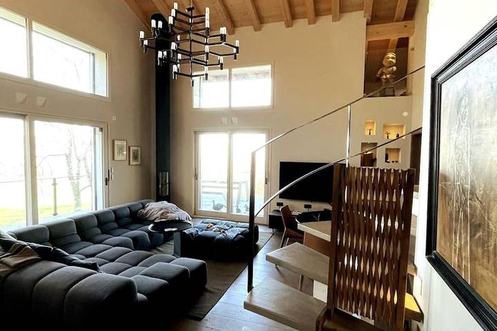 Location de vacances pour 7 personnes, avec Balcon ainsi que Terrasse et Vue à Archamps