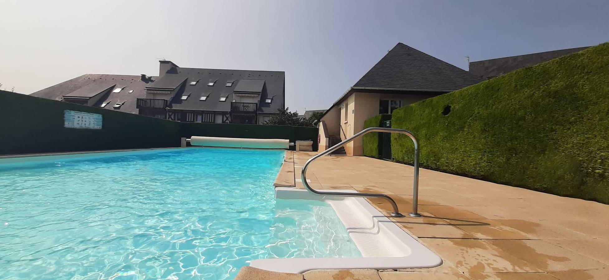 Appartement entier, T2 familial avec piscine et jardin à Touques in Touques, Région de Lisieux