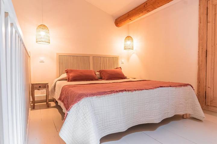 Chambre d’hôte pour 2 personnes, avec jardin et piscine ainsi que bassin pour enfant et vue, adapté aux familles à Castillon-du-Gard - 2