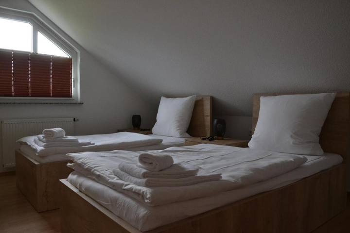 Ferienhaus für 4 Personen, mit Terrasse und Pool sowie Sauna und Ausblick in Künzell - 4