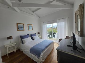 Chambre d’hôte pour 2 personnes, avec jardin ainsi que vue et balcon à Andernos-les-Bains
