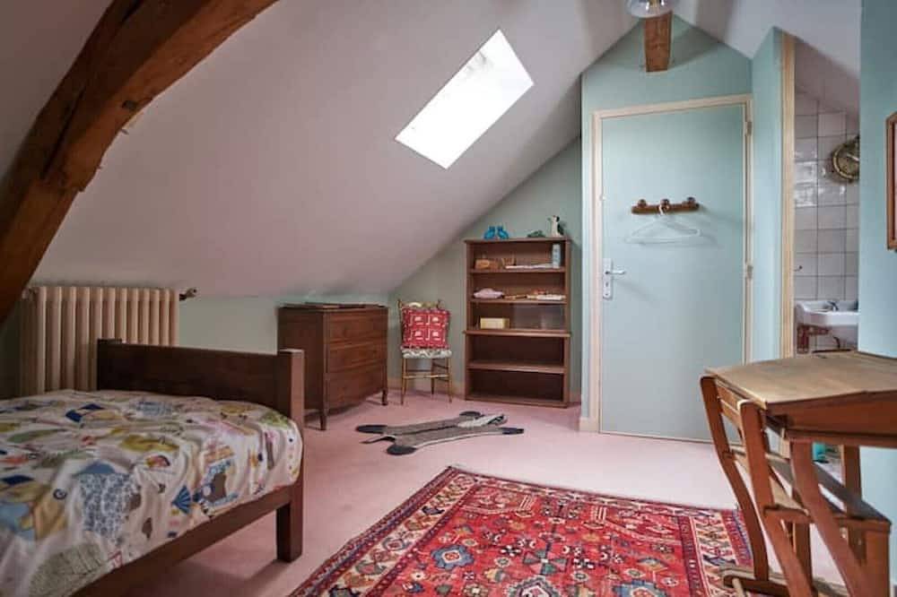 Grand and traditional French country house, set in a stunning wooded landscape in Ambrières-les-Vallées, Parc naturel régional Normandie-Maine