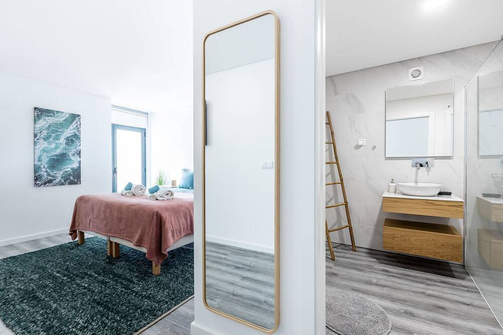 Ganze Wohnung, Frontline Seaview Apartment in Praia da Salema, Naturpark Südwest-Alentejo und Costa Vicentina