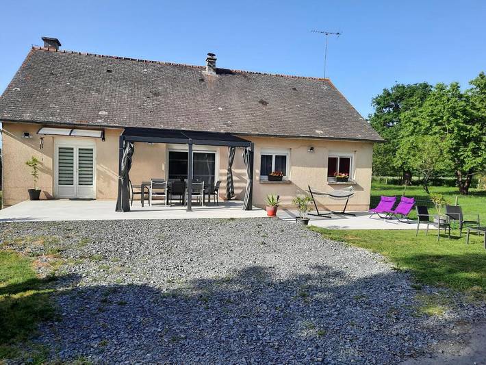 Gîte pour 2 personnes, avec Terrasse ainsi que Jardin et Vue dans Villepot