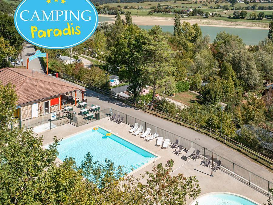 Camping Paradis Les Gorges du Haut Bugey - Mobilhome 4 personnes - Confort+ 2 Chambres 4 Personnes in Matafelon-Granges, Nantua